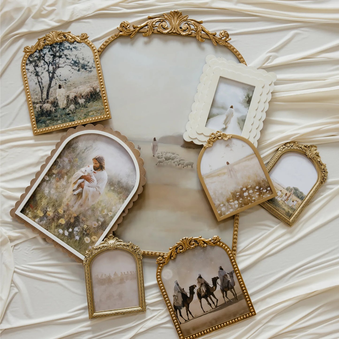 White Scalloped Frame - 5x7